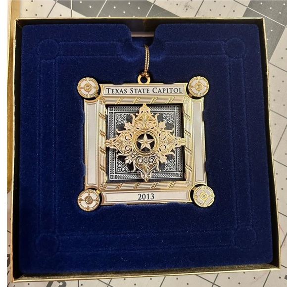 NIB 2013 Texas State Capitol Austin Christmas Ornament - Picture 2 of 3